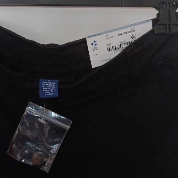 Arizona Bermuda Shorts(Girls) - Picture 2 of 2